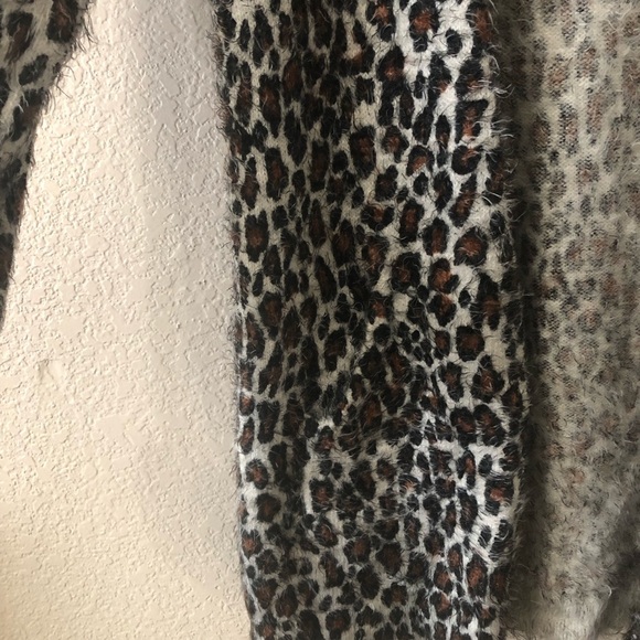 Show Me Your Mumu Easy Cardi Fuzzy Cheetah - Size XS - Picture 2 of 6